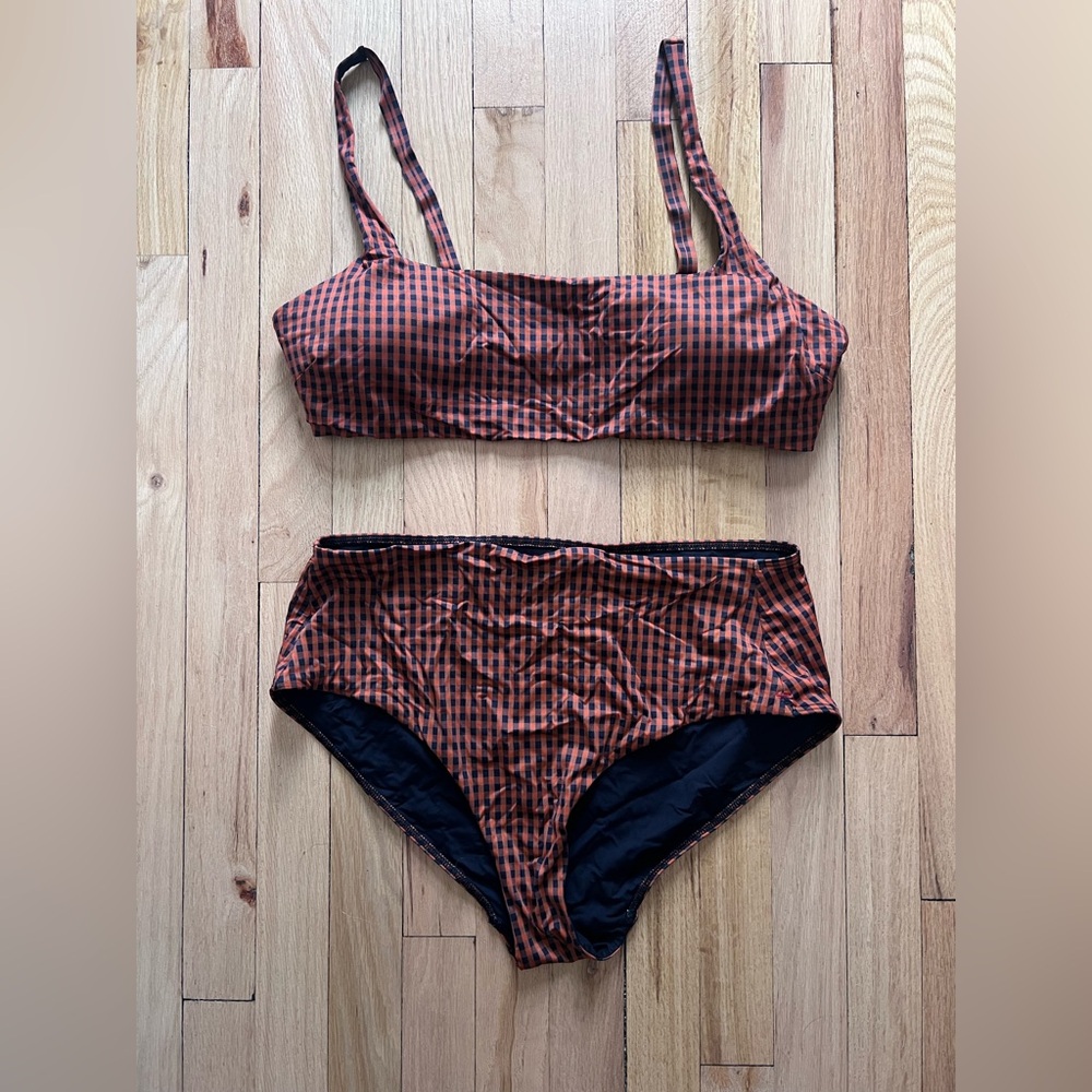 Everlane Black and Orange Garment